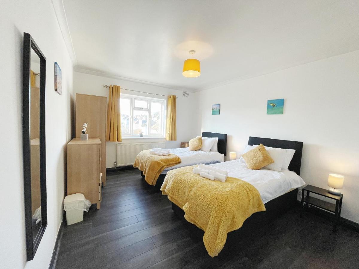 3 Bed Duplex Flat, Free Wifi & Netflix, Ideal For Contractors Lejlighed Gravesend Eksteriør billede