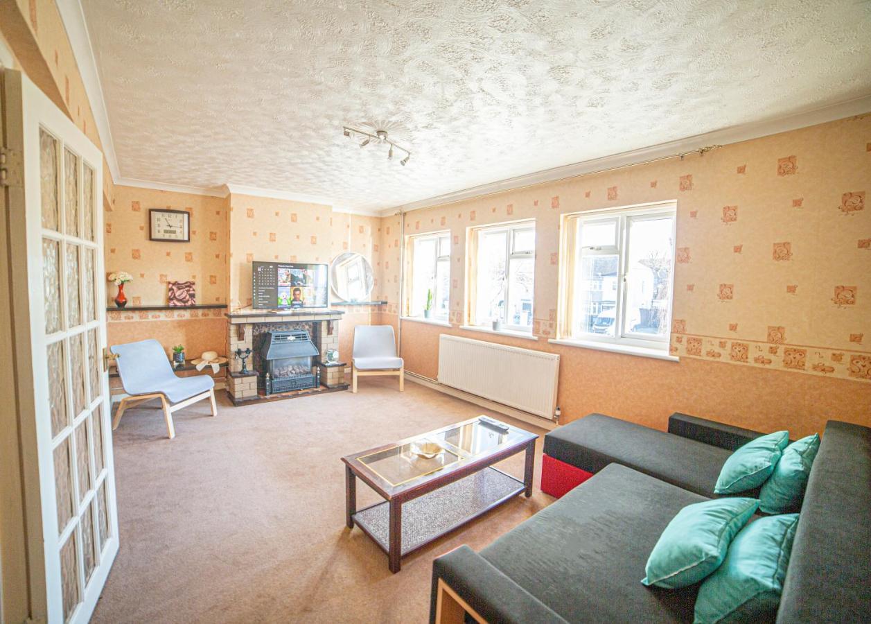 3 Bed Duplex Flat, Free Wifi & Netflix, Ideal For Contractors Lejlighed Gravesend Eksteriør billede