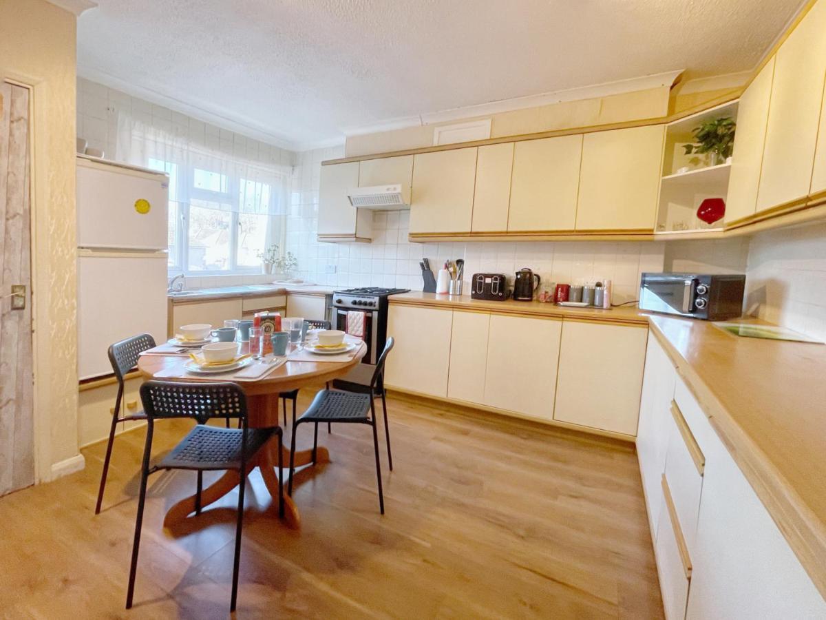 3 Bed Duplex Flat, Free Wifi & Netflix, Ideal For Contractors Lejlighed Gravesend Eksteriør billede