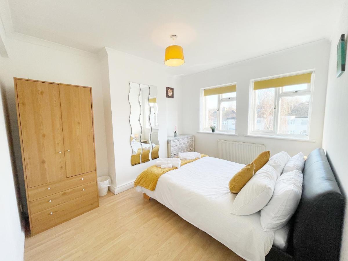 3 Bed Duplex Flat, Free Wifi & Netflix, Ideal For Contractors Lejlighed Gravesend Eksteriør billede