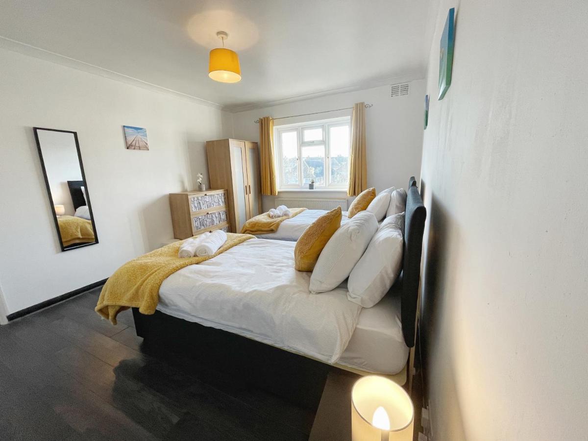 3 Bed Duplex Flat, Free Wifi & Netflix, Ideal For Contractors Lejlighed Gravesend Eksteriør billede
